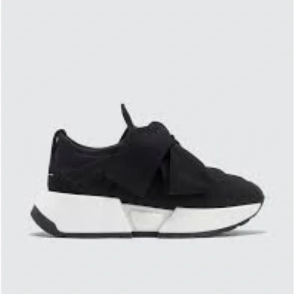 Authentic Maison Margirla platform bow tie sneaker